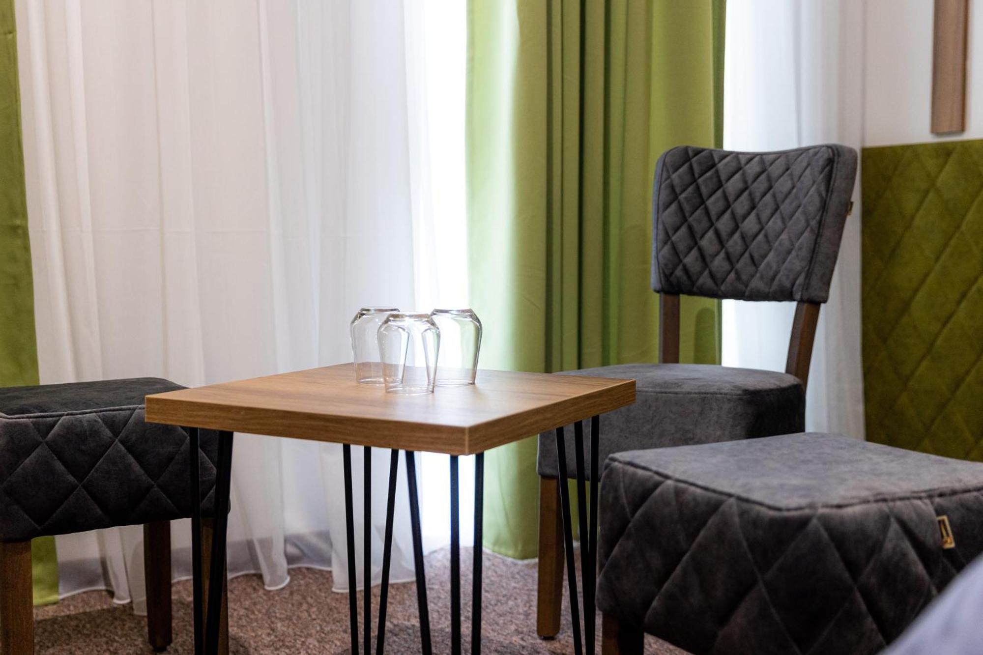 Hostel Tron Travnik Kültér fotó